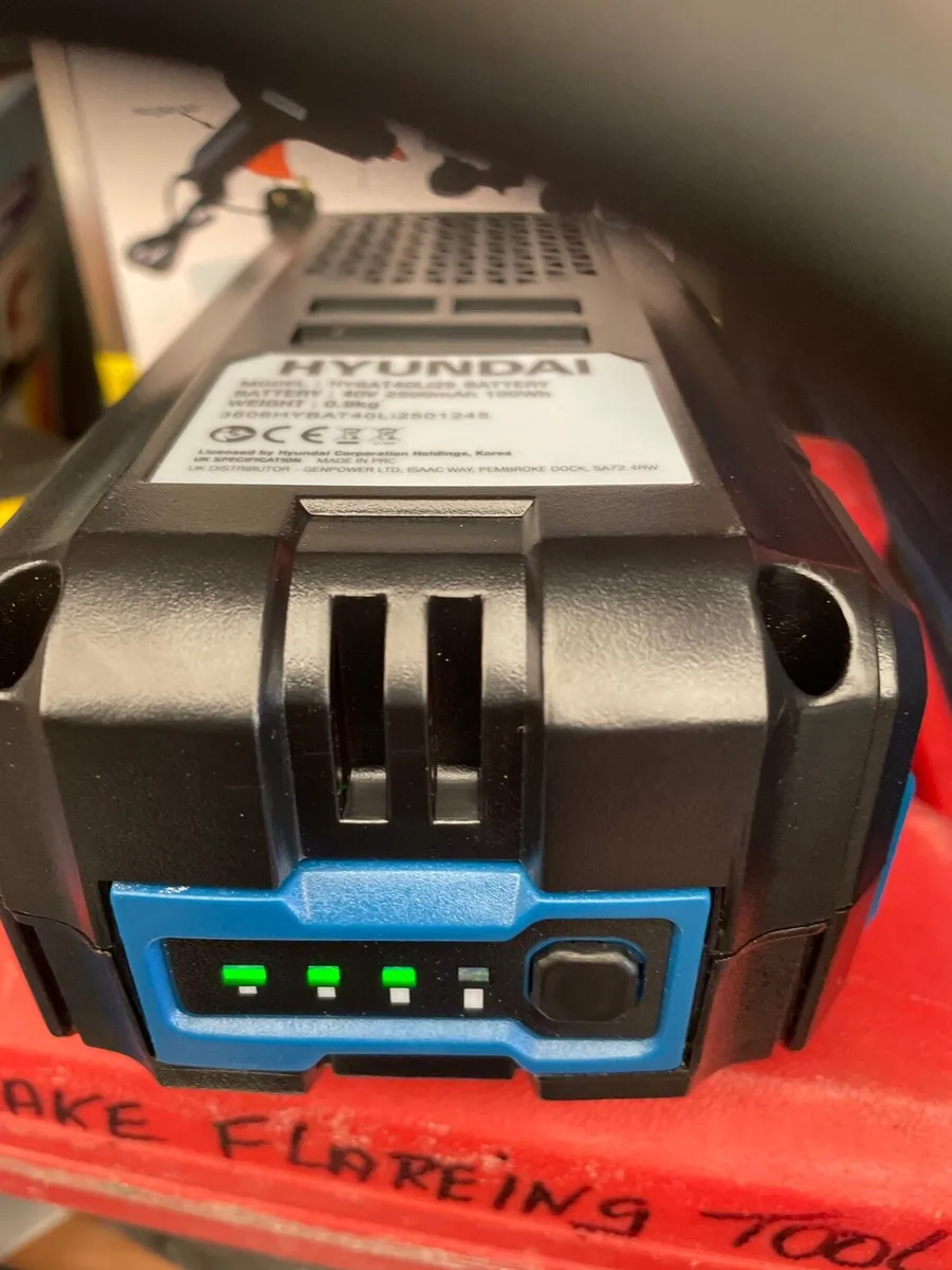 Hyundai 40v lithium battery - Image 3