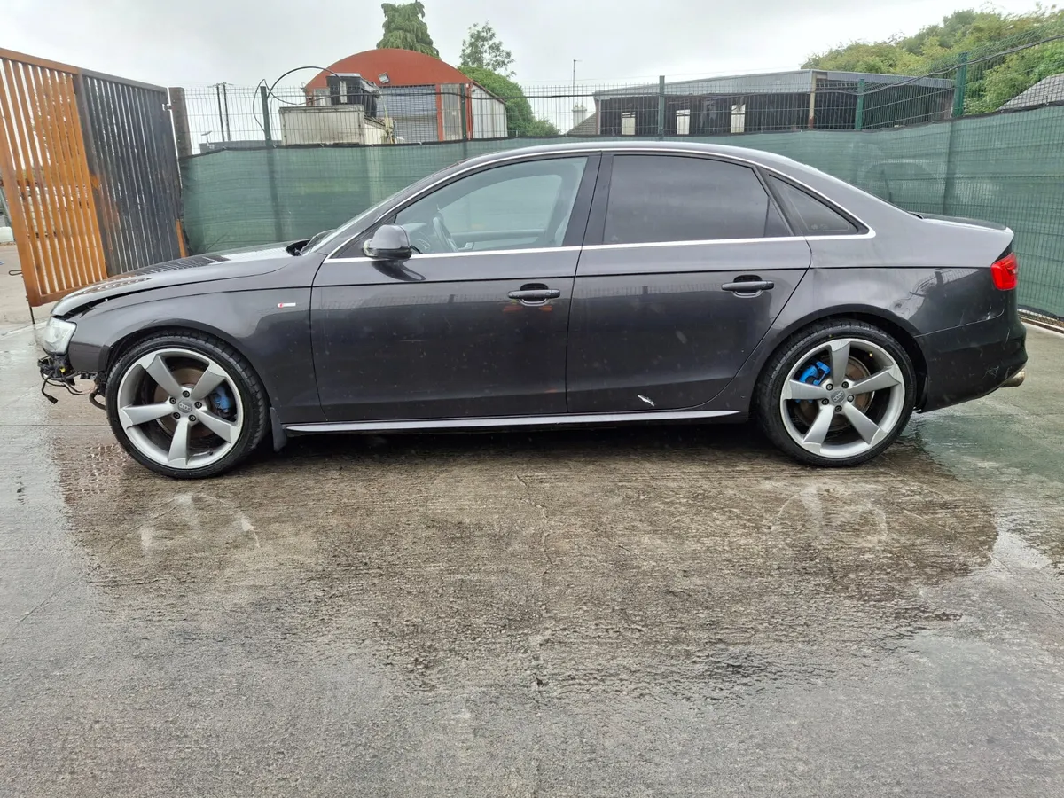 2012 Audi A4  2.0 Tdi  Sine - Image 2