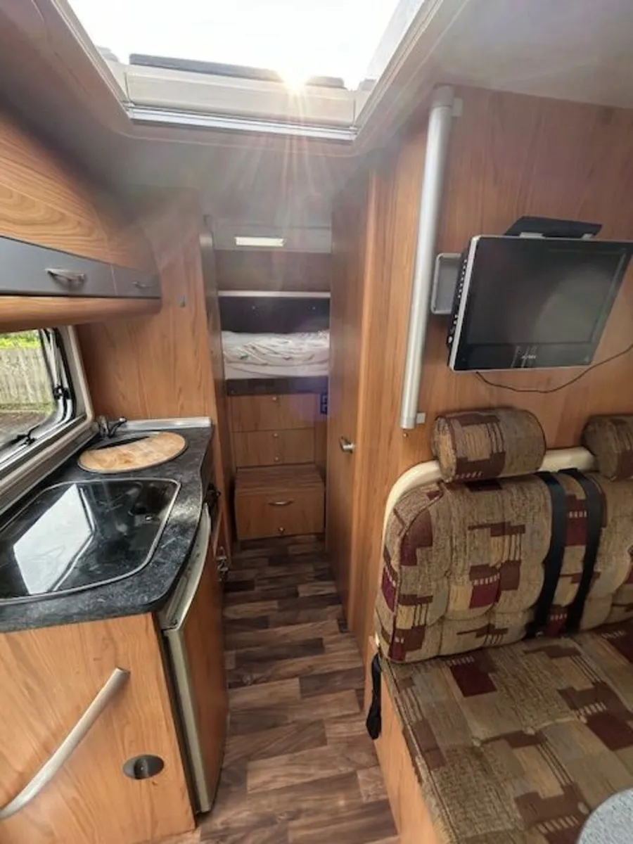Burstner Aviano i650 -2007 - 4 Berth - End Bedroom - Image 4