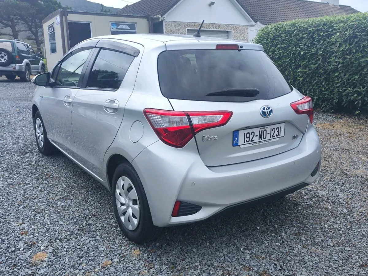 2019 192 Toyota Vitz Yaris Hybrid Automatic - Image 2