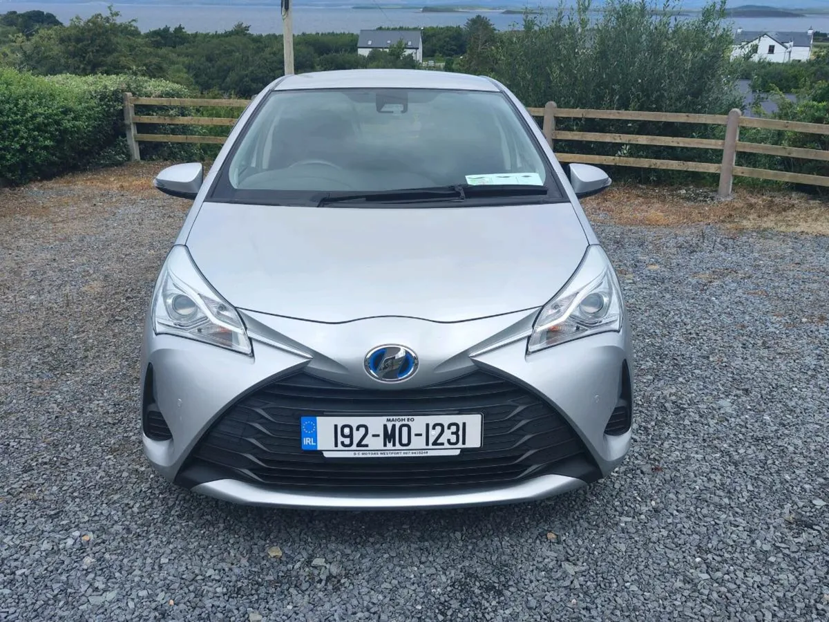 2019 192 Toyota Vitz Yaris Hybrid Automatic - Image 4