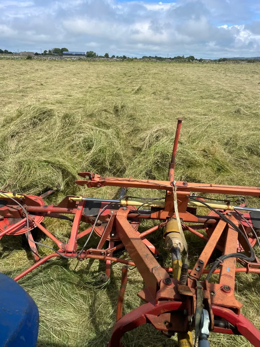 Square bales baling Friday 11th July - Image 4