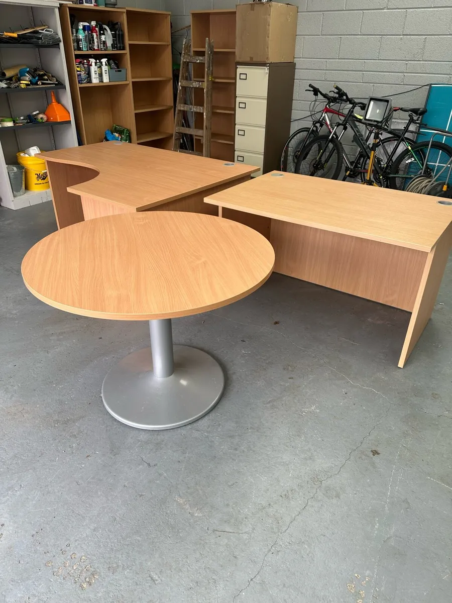 Business furniture - Image 1