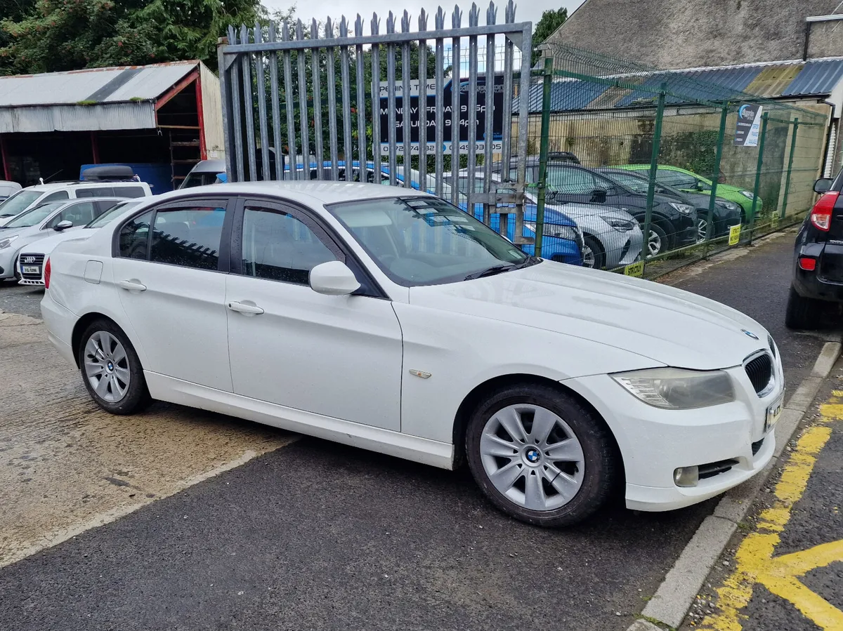2011 BMW 320d EFFICIENTDYNAMICS - Image 1