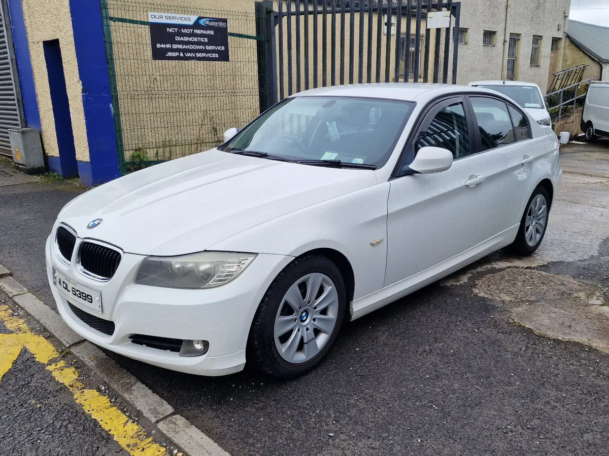 2011 BMW 320d EFFICIENTDYNAMICS - Image 2