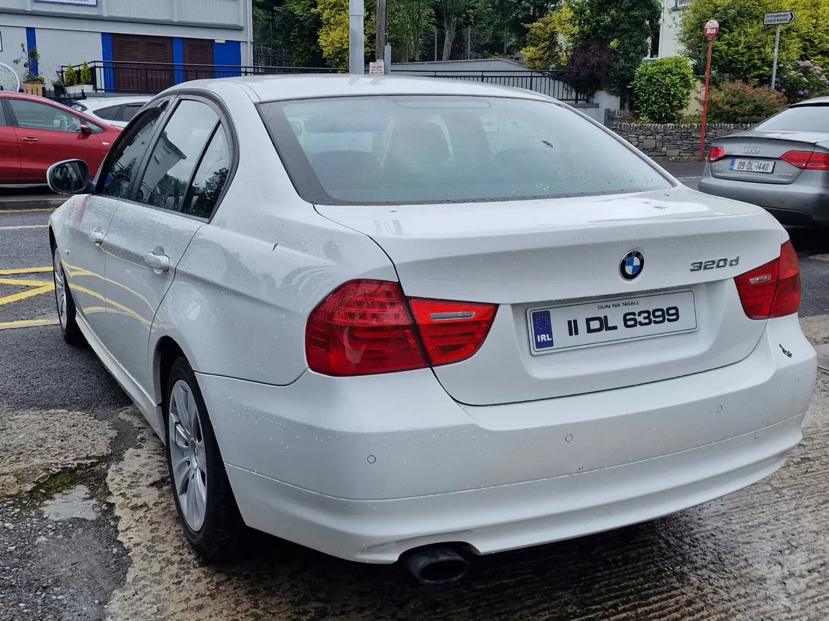 2011 BMW 320d EFFICIENTDYNAMICS - Image 3