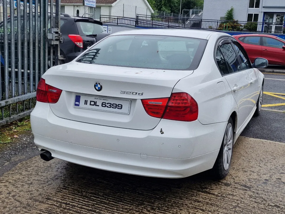 2011 BMW 320d EFFICIENTDYNAMICS - Image 4