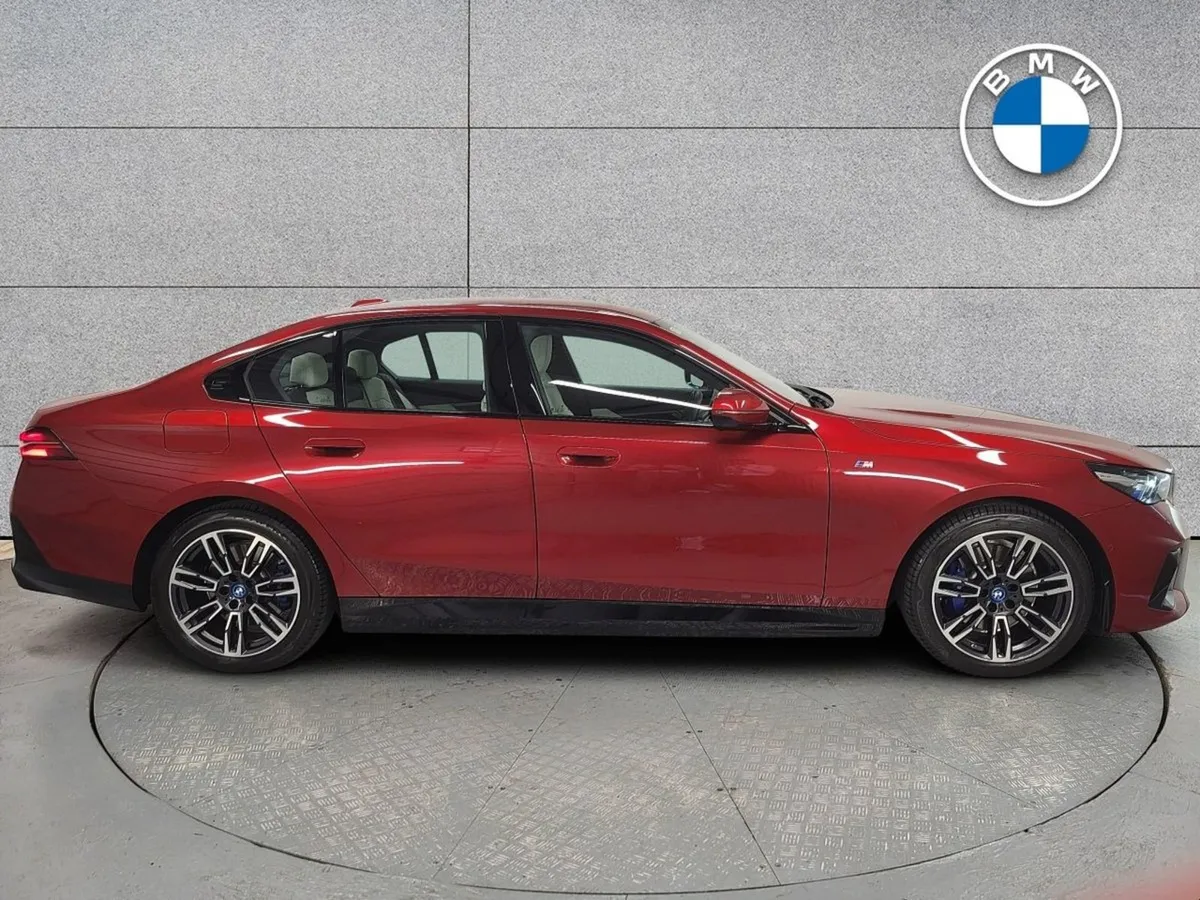 BMW 5 Series 530e M Sport - Image 4