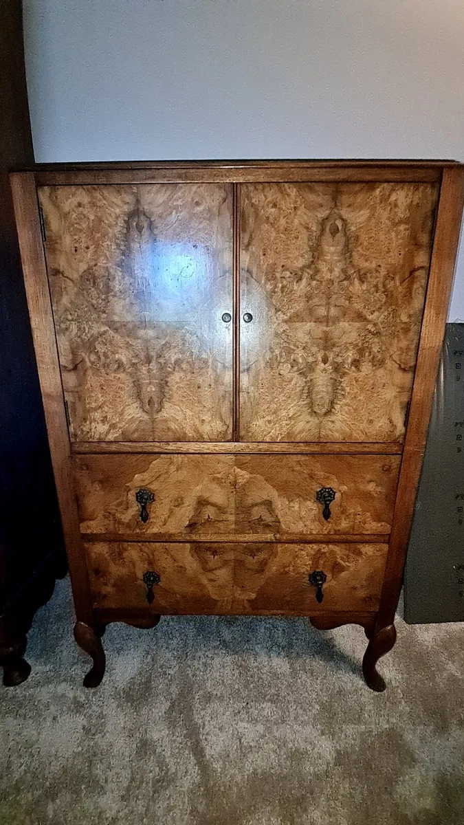 3 set Antique Wardrobe, dressing table, & cabinet - Image 3