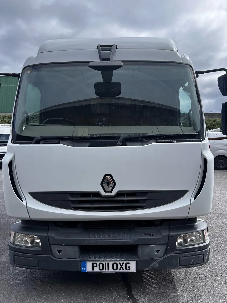 Renault Midlum camper truck 10,000kg - Image 1