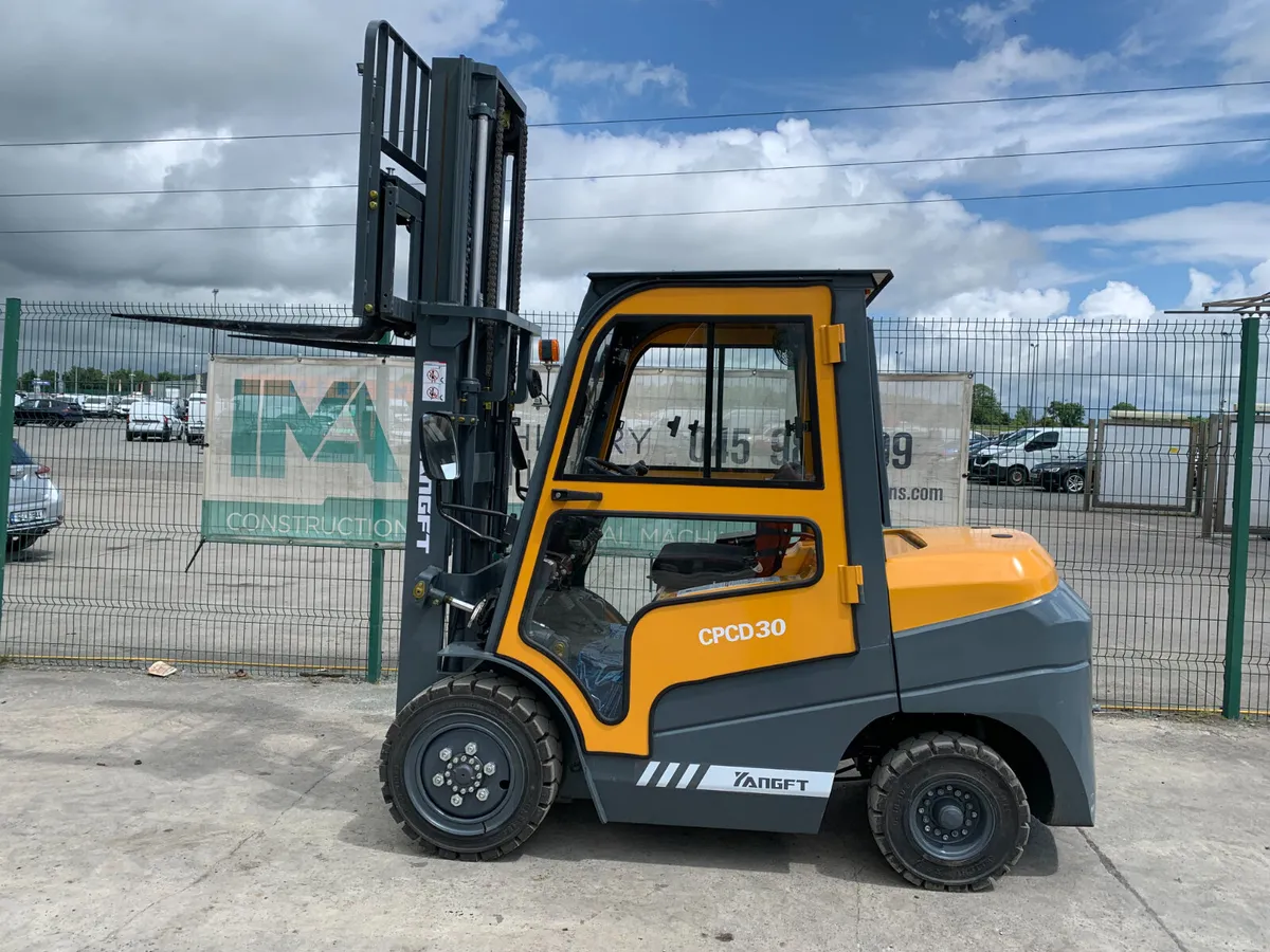 UNRESERVED 2025 YANGFT 3T DIESEL FORKLIFT FOR AUCT - Image 2