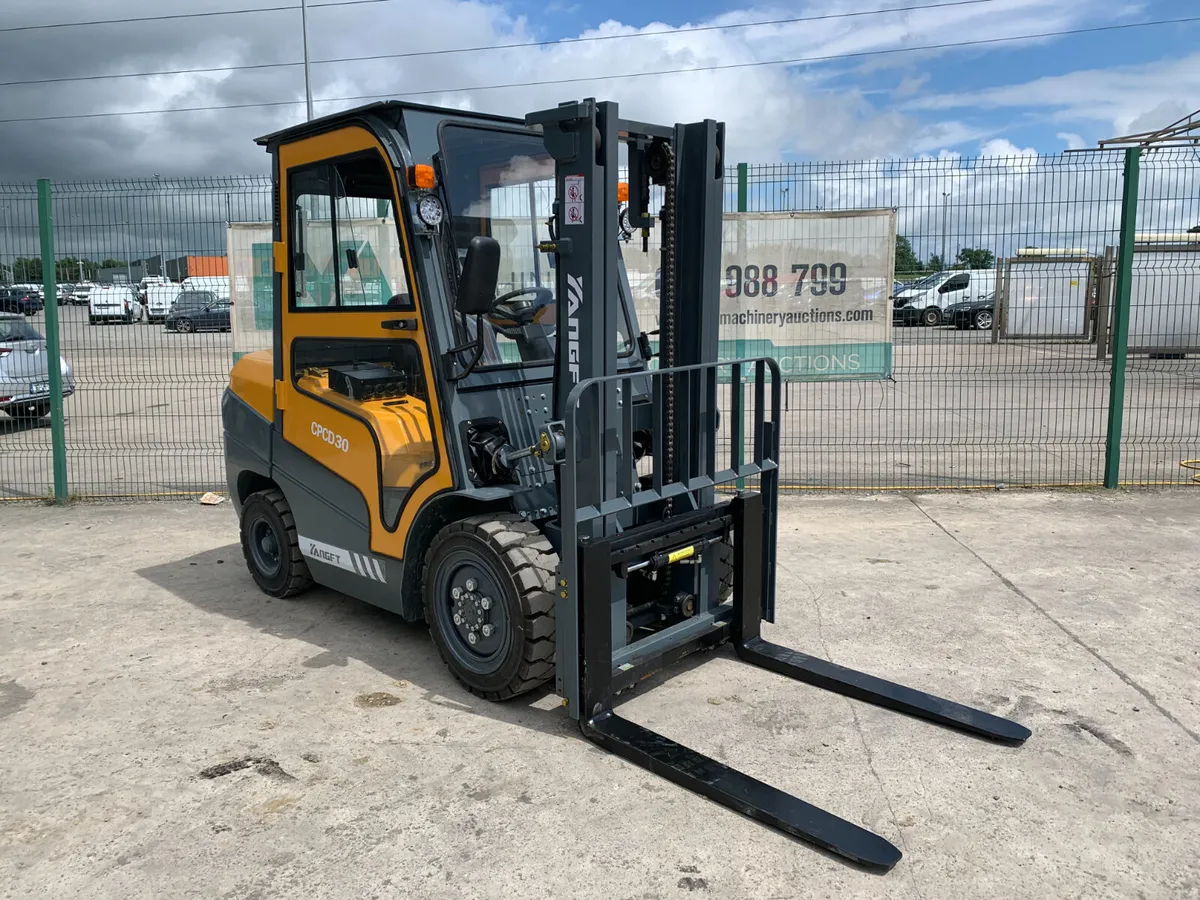 UNRESERVED 2025 YANGFT 3T DIESEL FORKLIFT FOR AUCT - Image 4