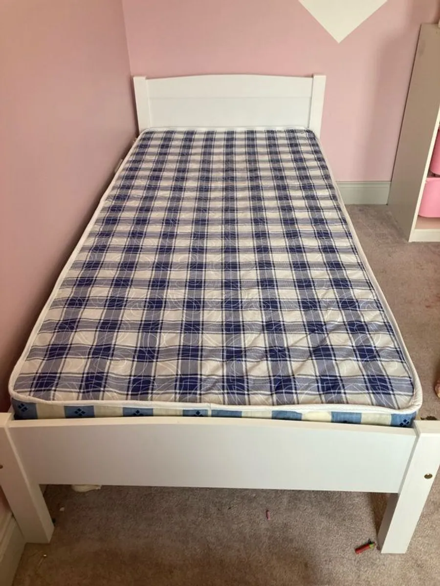 single bed - Image 1