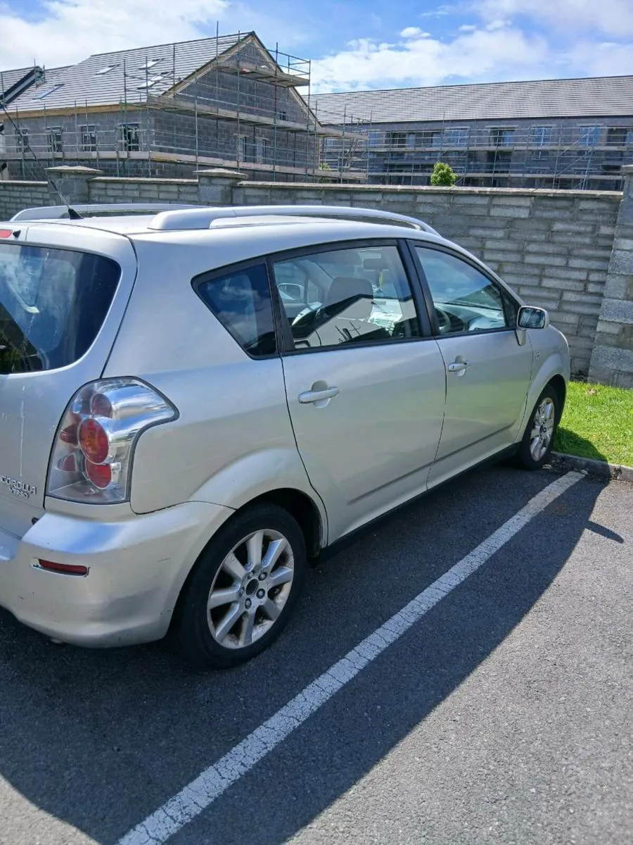 Toyota corolla verso - Image 3