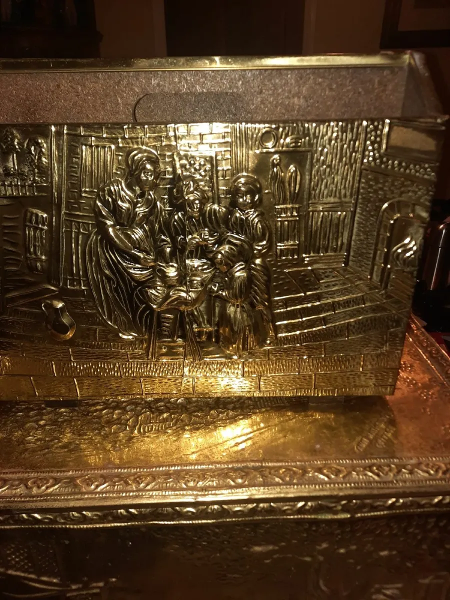 Vintage log box and firescreen - Image 1