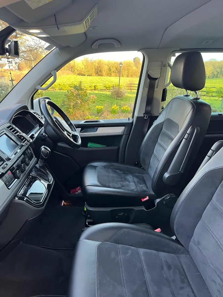 Volkswagen Caravelle 2018 - Image 2