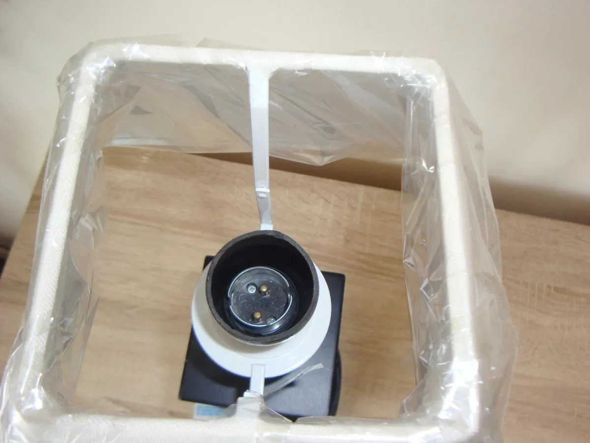 Bedside table lamp with new lamp shade- H39 cm - Image 2