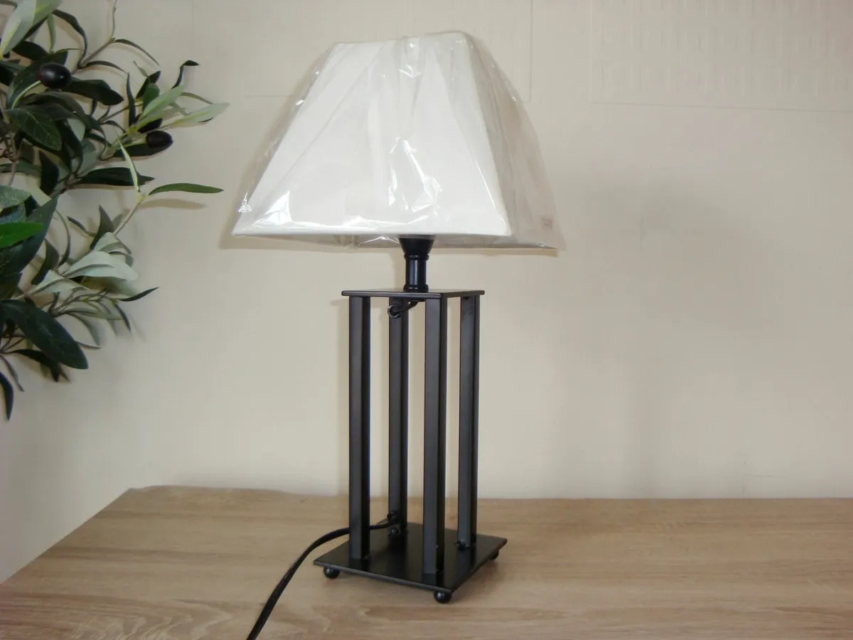 Bedside table lamp with new lamp shade- H39 cm - Image 3