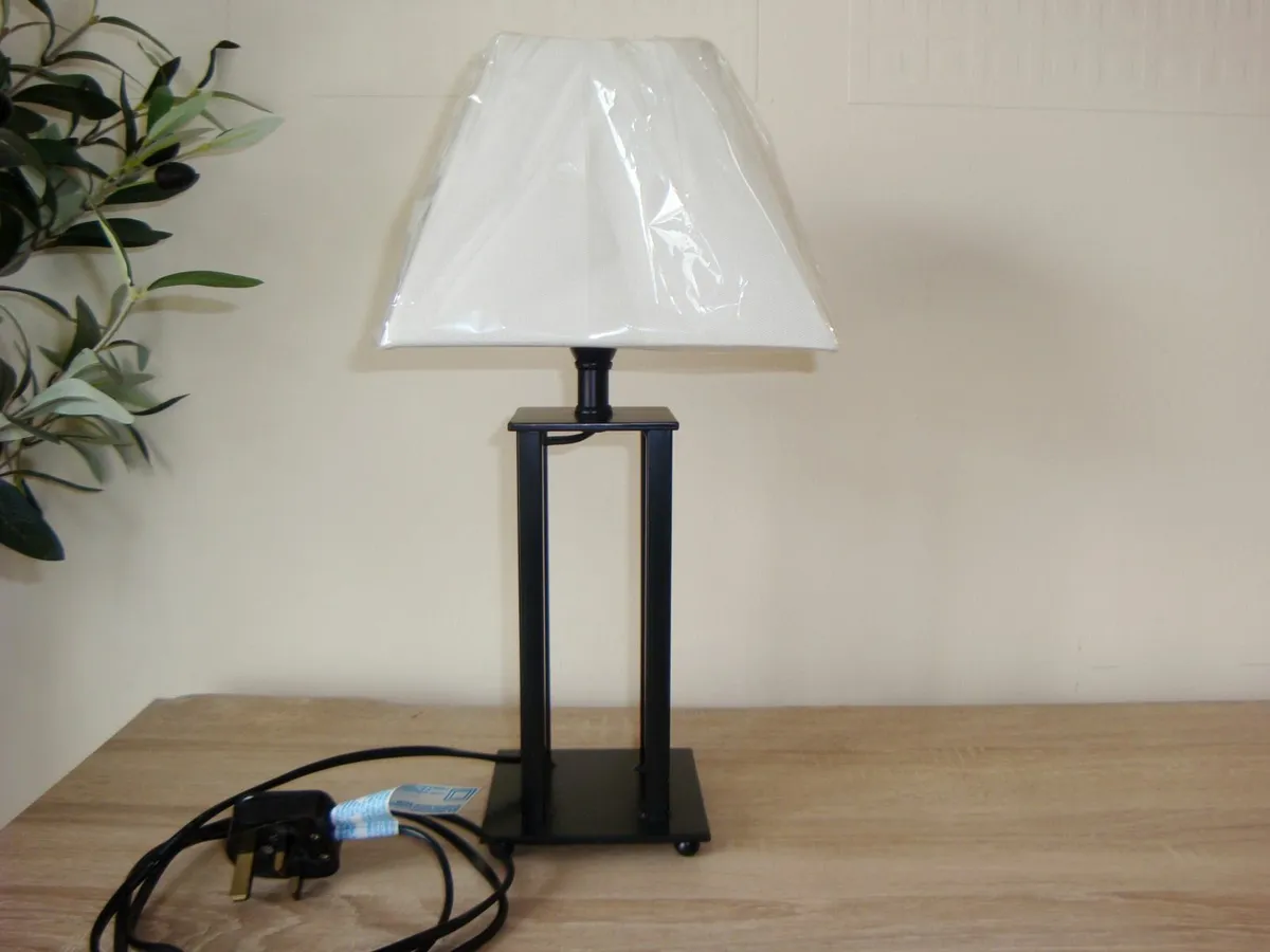 Bedside table lamp with new lamp shade- H39 cm - Image 4