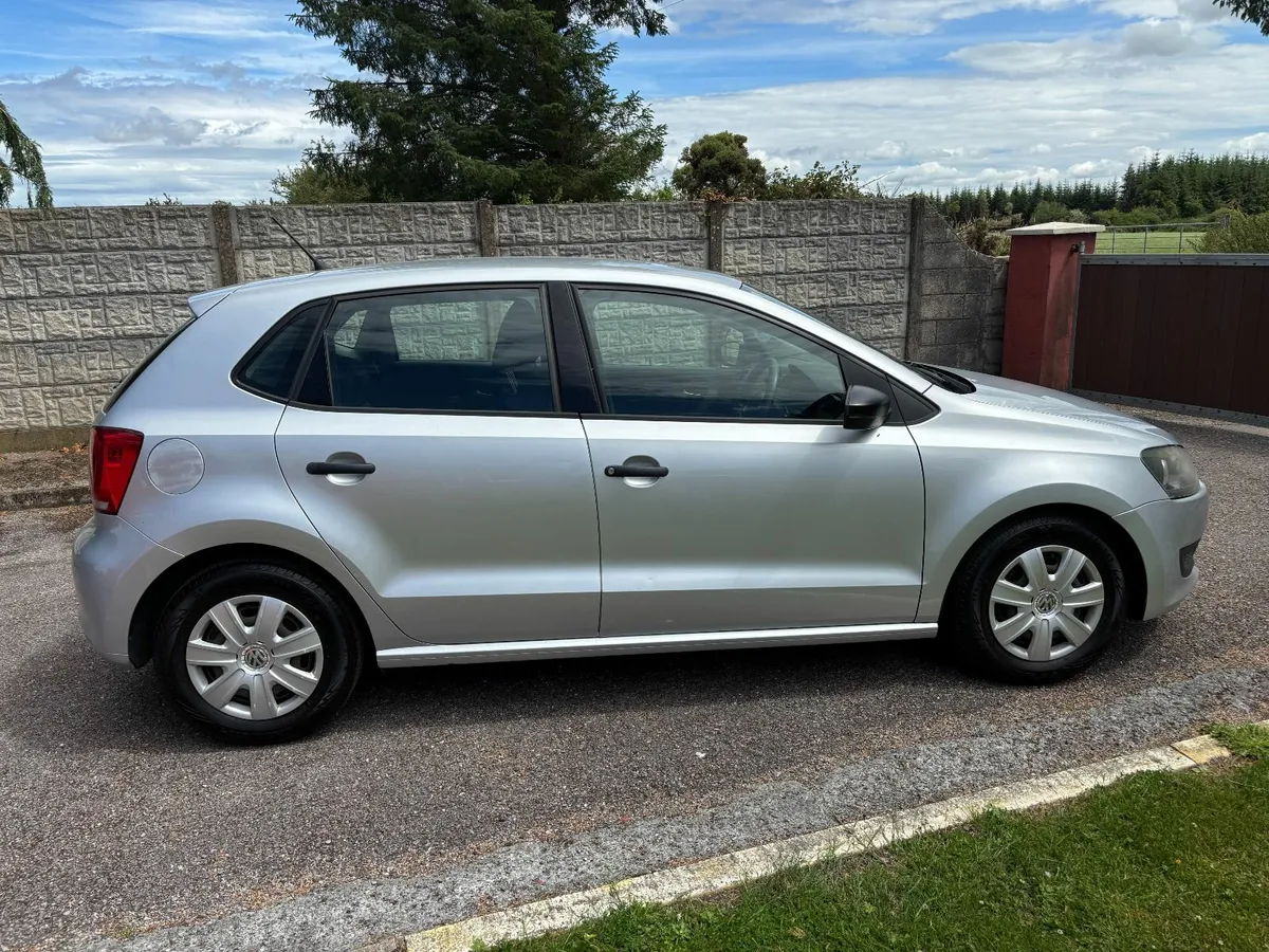 Low mileage Volkswagen Polo 2012 1.2 petrol - Image 3