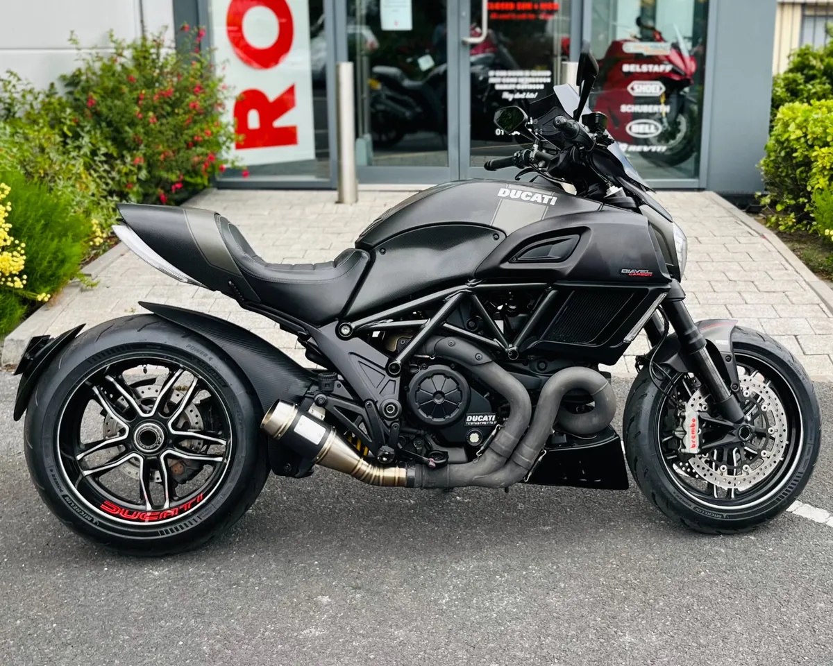 DUCATI DIAVEL CARBON + EXTRAS - Image 1