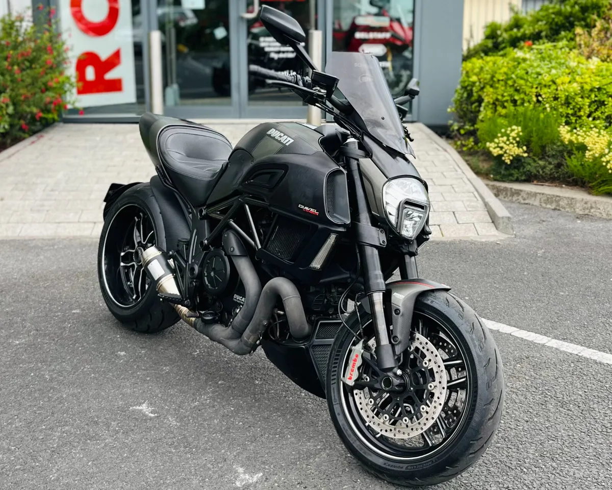 DUCATI DIAVEL CARBON + EXTRAS - Image 2