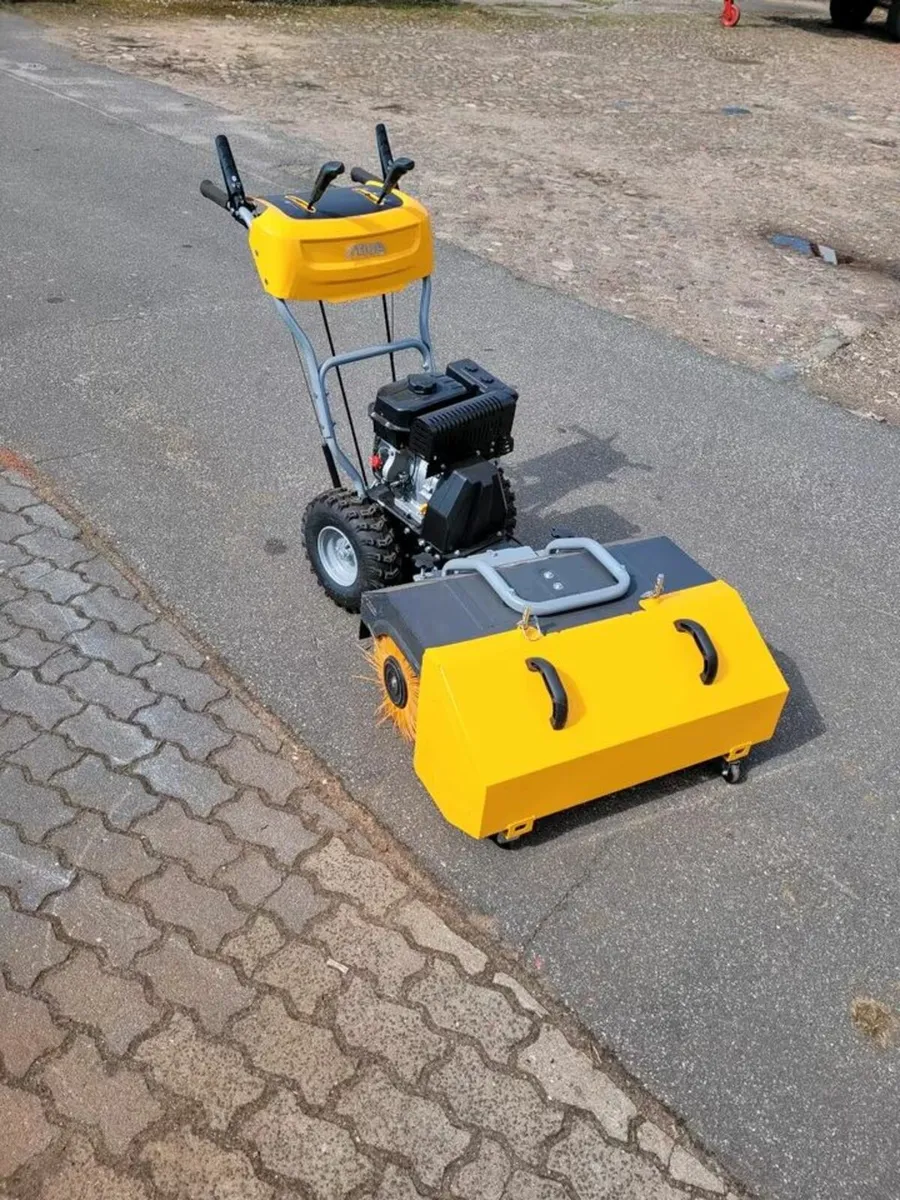 Walk-behind sweeping machine SWS 800 - Image 2