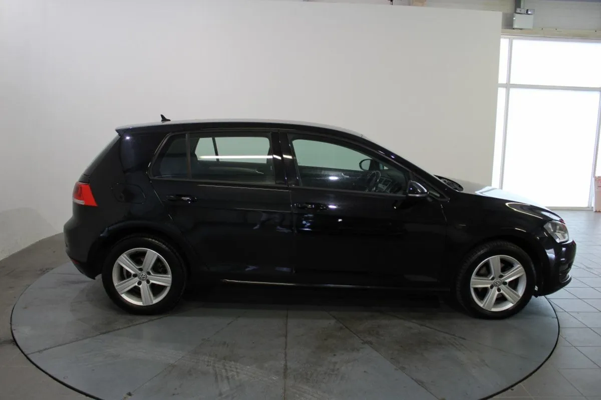 Volkswagen Golf Match 1.6 TDI 5DR 110HP Bluemotion - Image 3