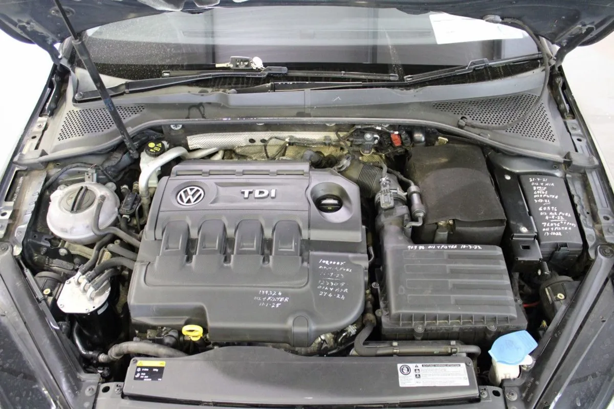 Volkswagen Golf Match 1.6 TDI 5DR 110HP Bluemotion - Image 4