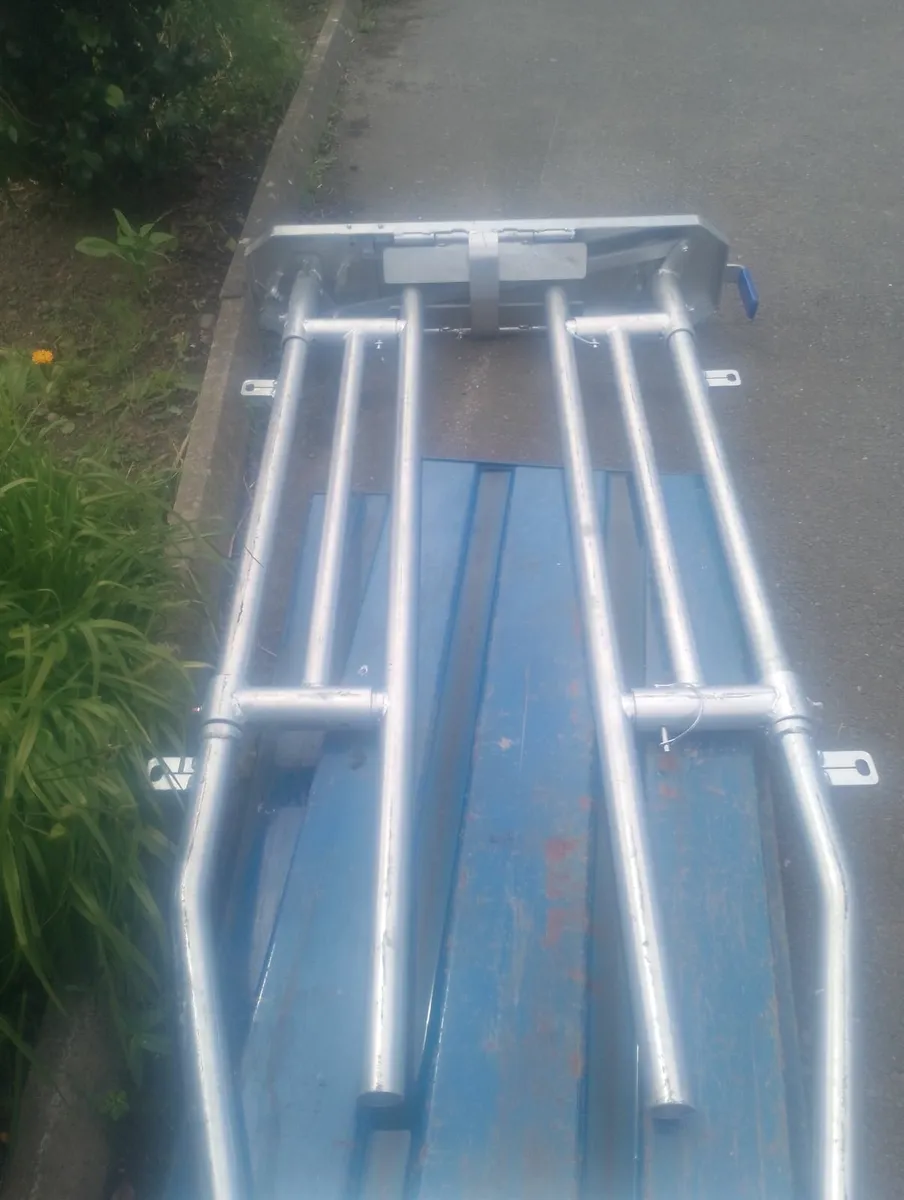 Crush gate - Image 1