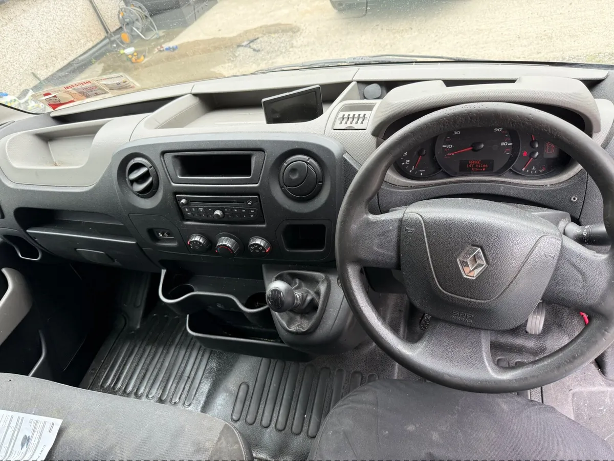 Renault Master 2011 - Image 2