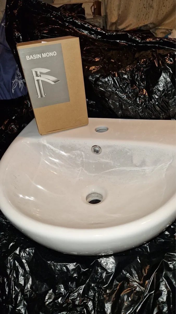 Bathroom sink and taps brand new - Image 1