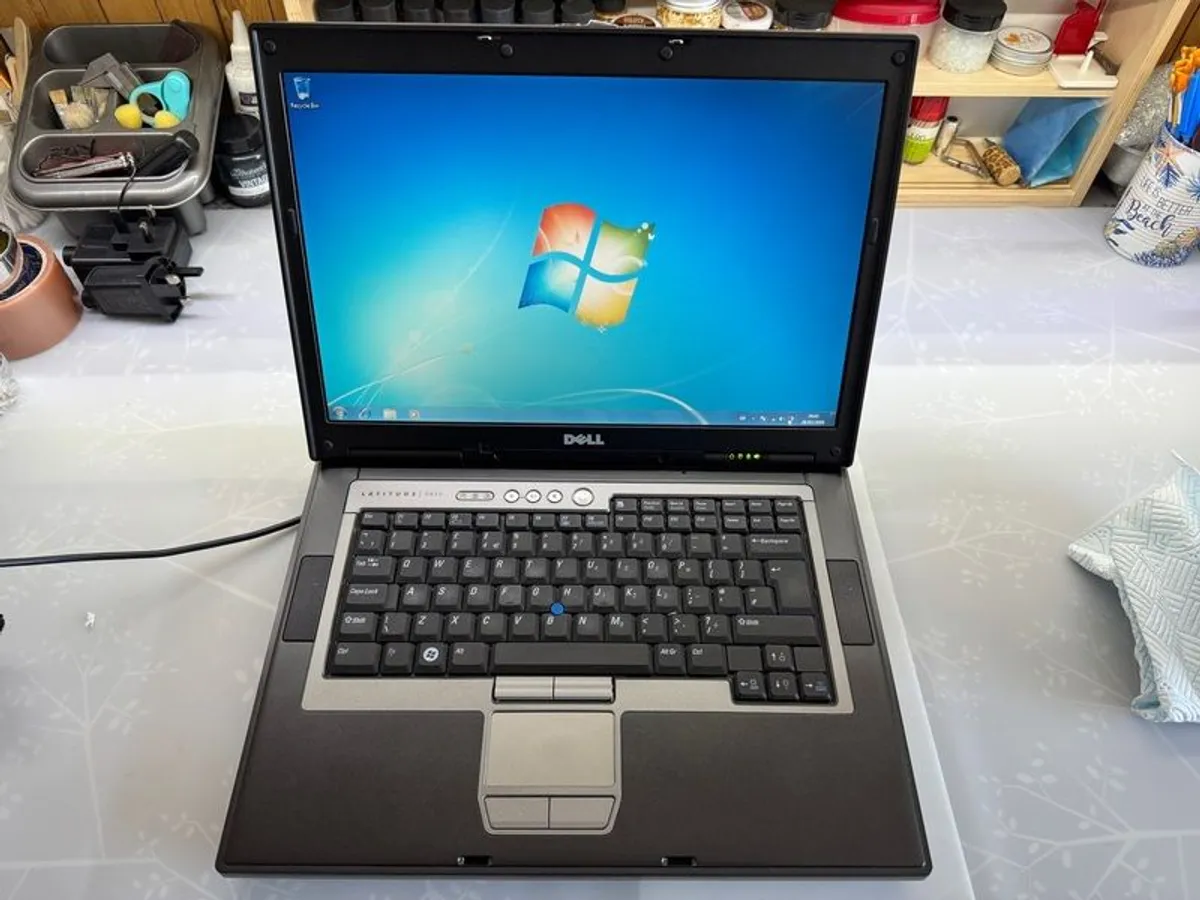 Dell D830 laptop - Image 1