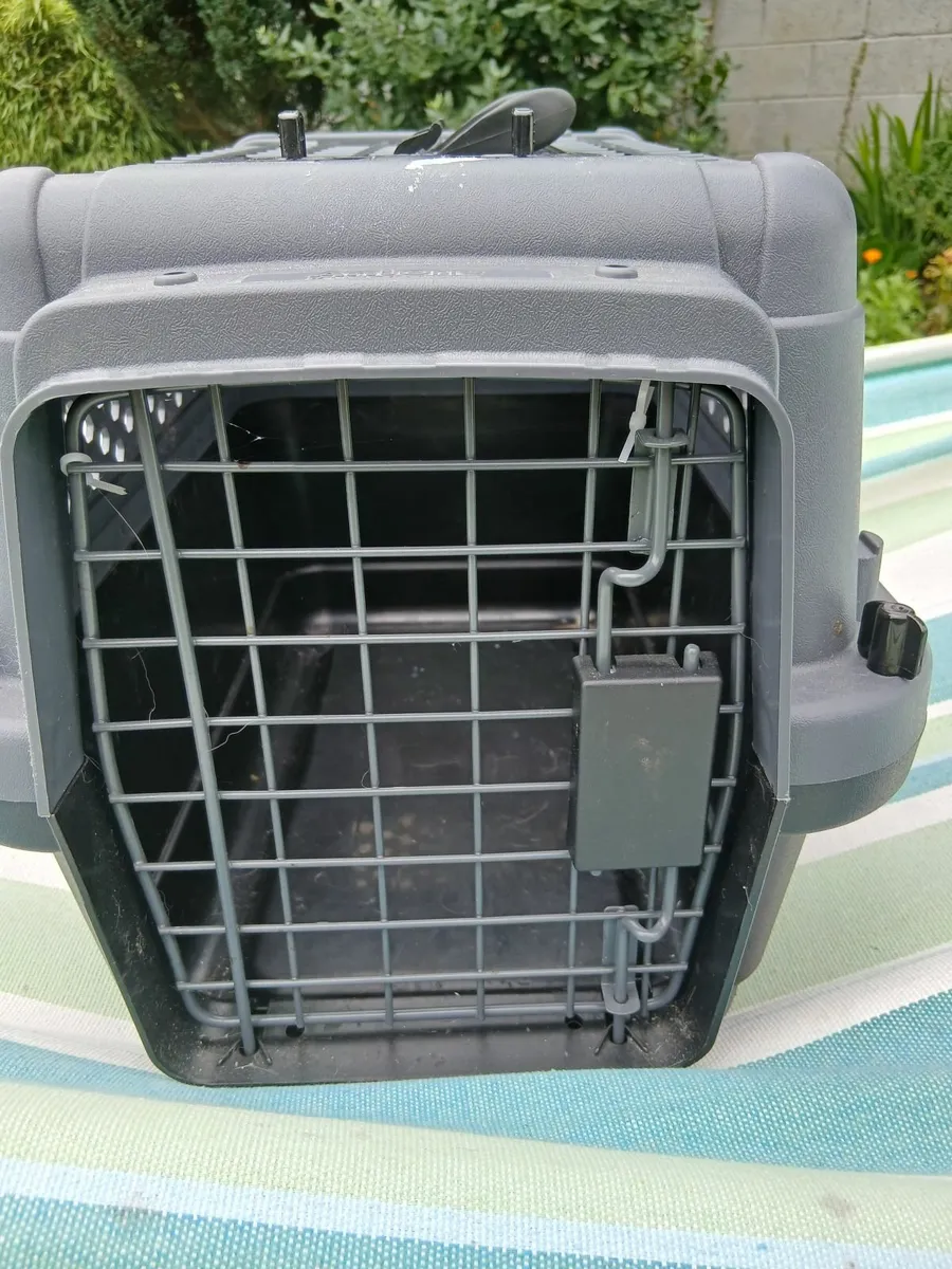 Pet carrier - Image 1
