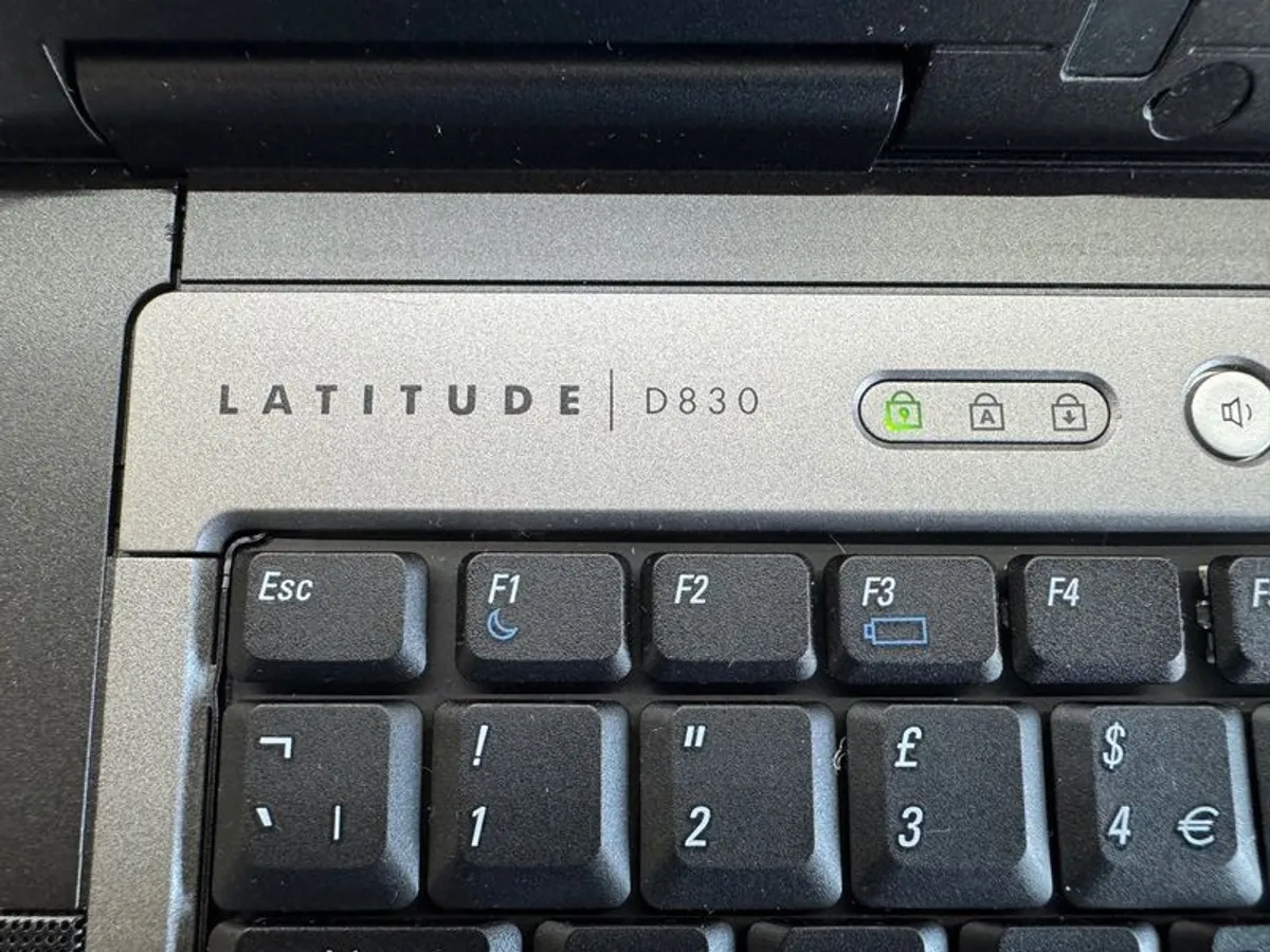 Dell D830 laptop - Image 2