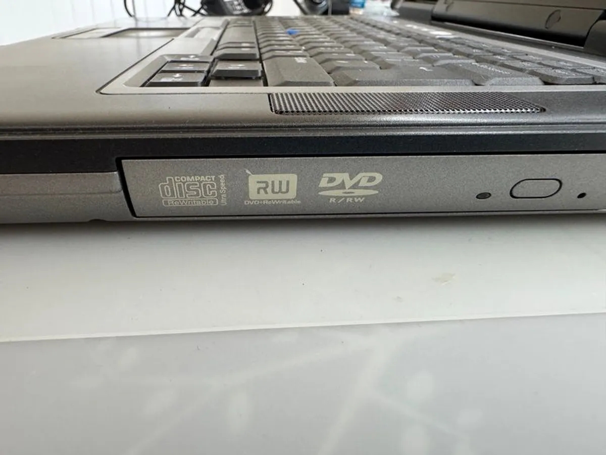 Dell D830 laptop - Image 3