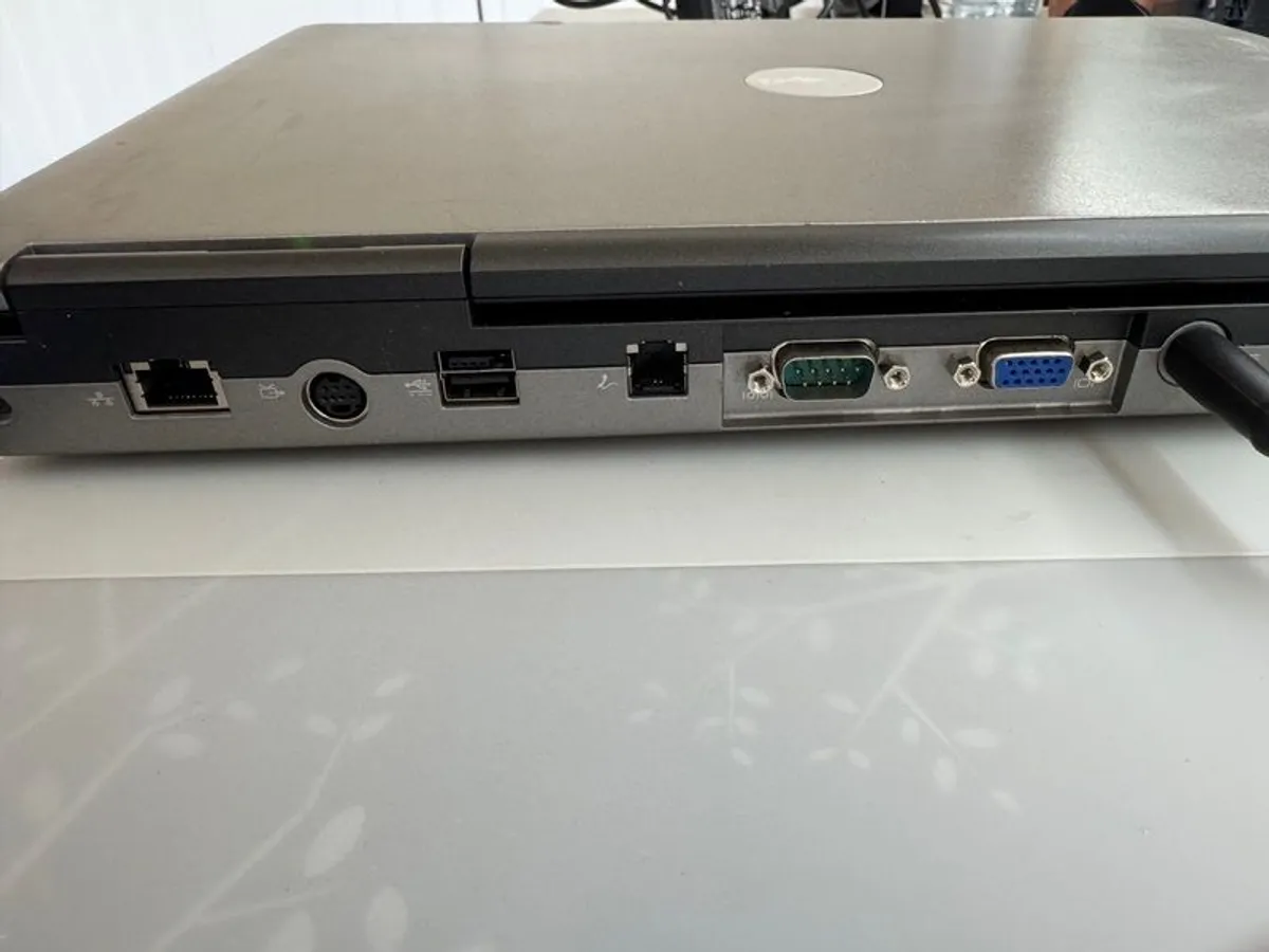 Dell D830 laptop - Image 4