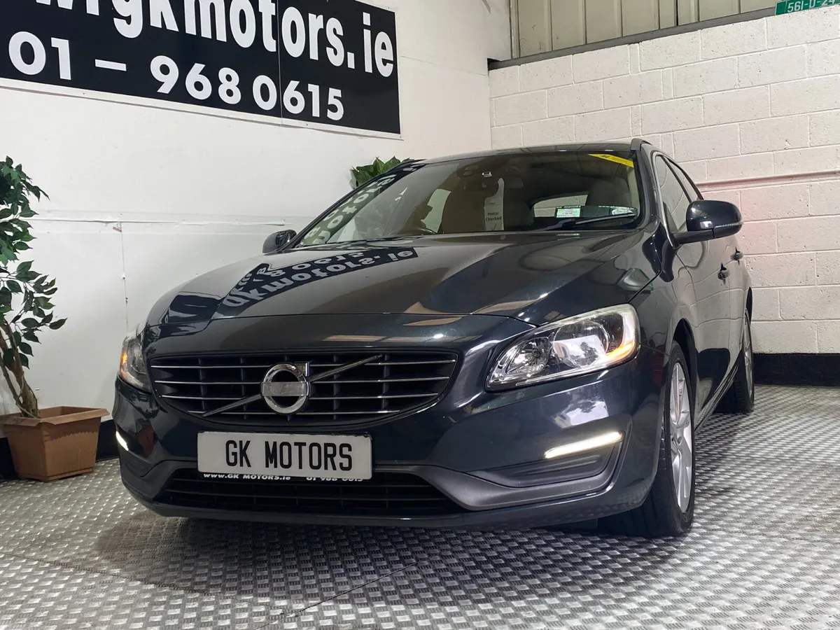 Volvo V60 2014//AUTO///LOW KLMS/// - Image 4