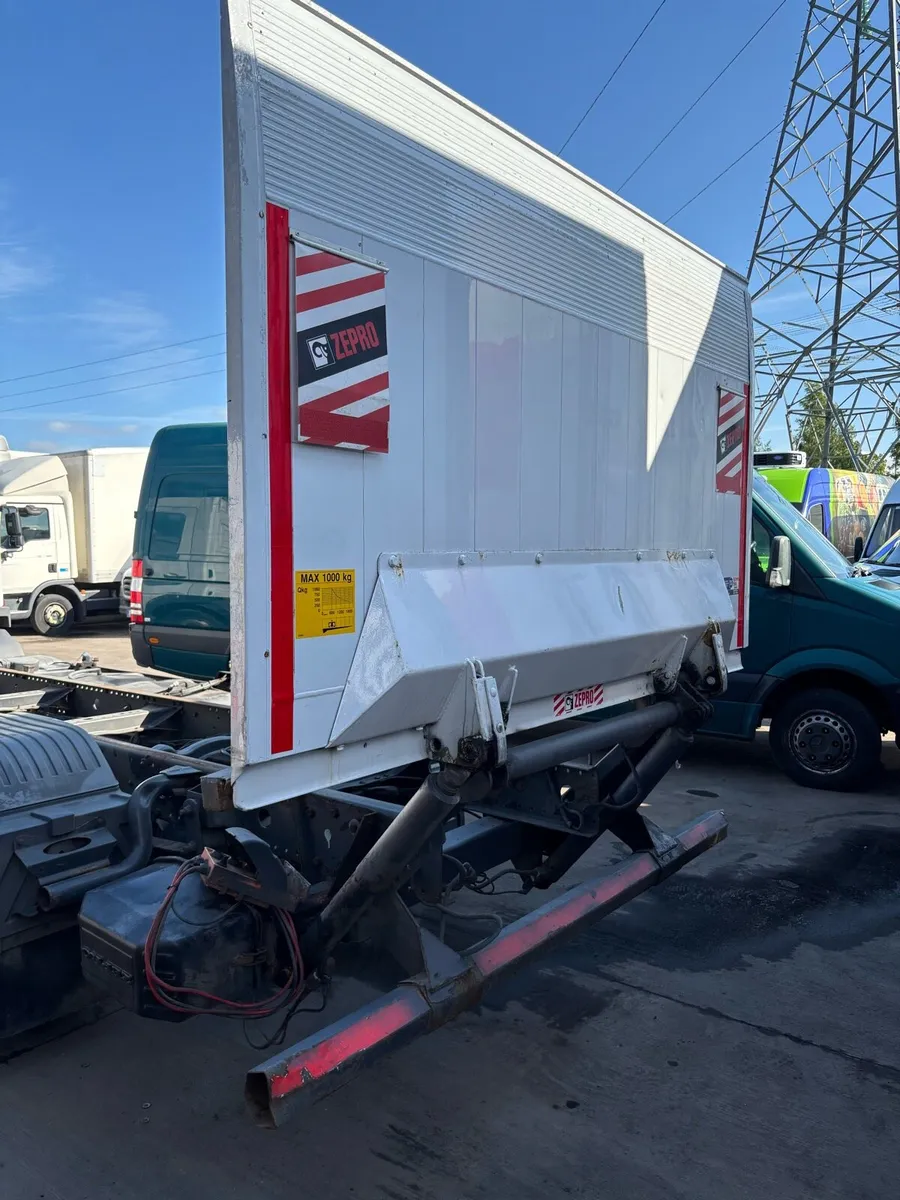 Zepro tail lift 1000kg - Image 1
