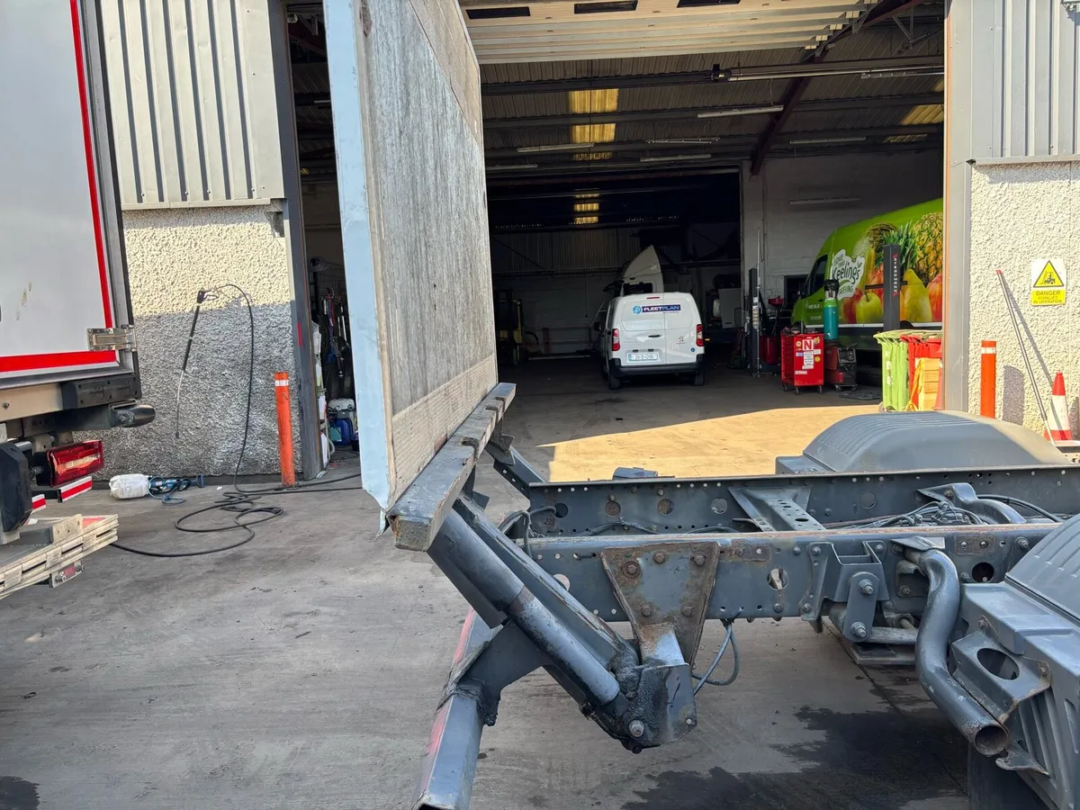Zepro tail lift 1000kg - Image 4