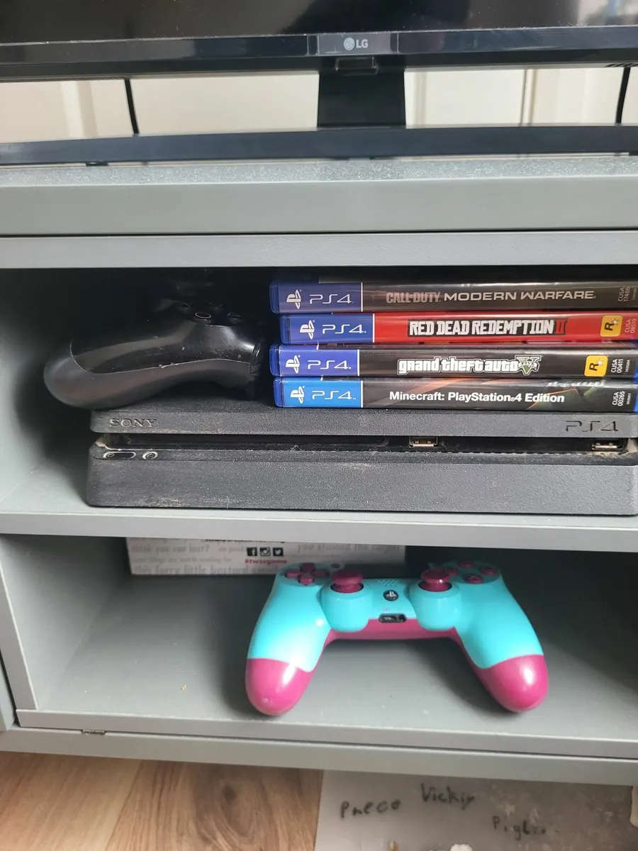 Playstation 4 - Image 1