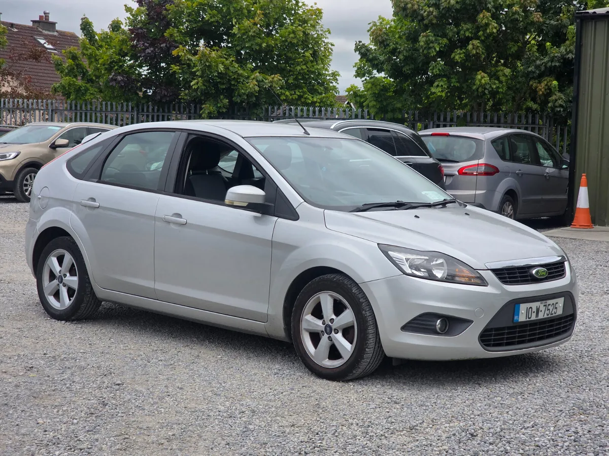 Ford Focus 2010 - Image 1