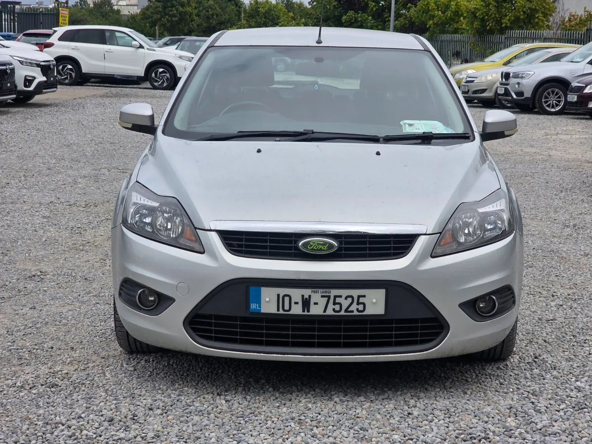 Ford Focus 2010 - Image 2