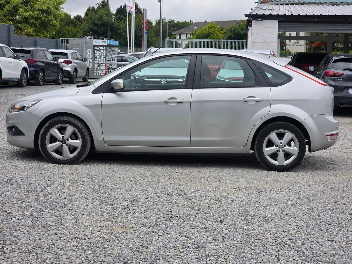 Ford Focus 2010 - Image 4