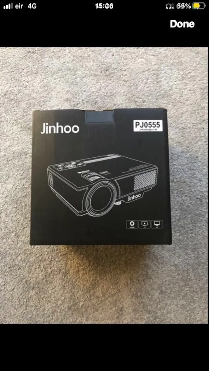 Projector and screen - Image 1