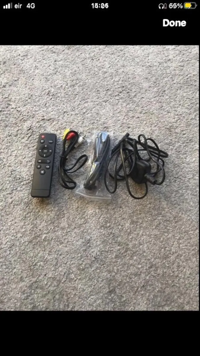 Projector and screen - Image 4