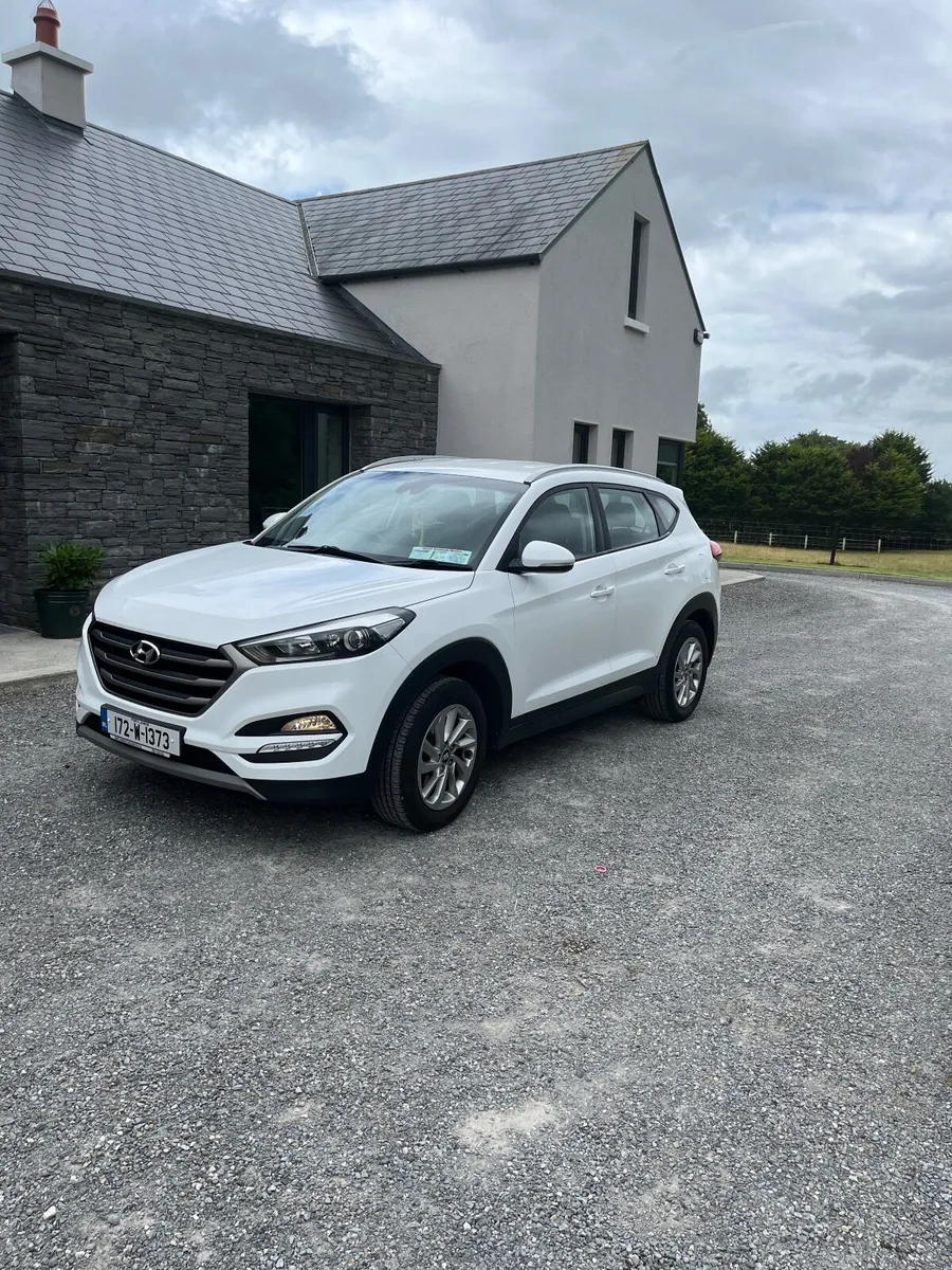 HYUNDAI TUCSON SE NAV B-DRIVE 2WD CRDI - Image 1