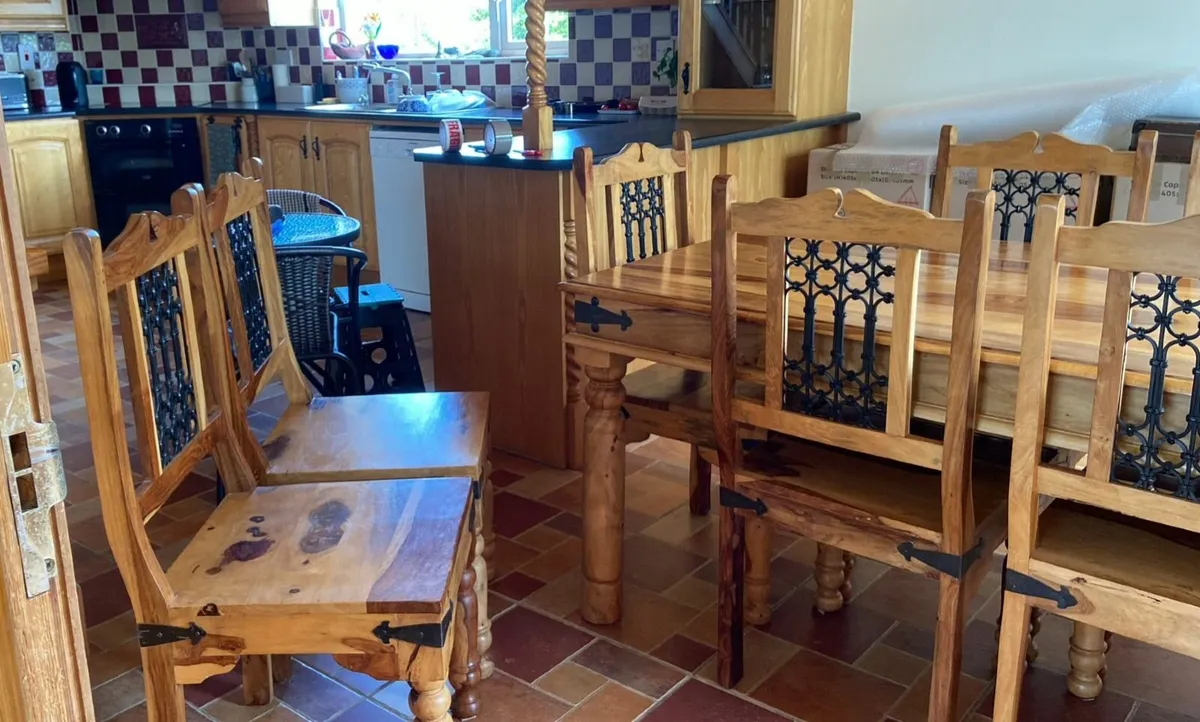 Dining table and chairs - Image 3