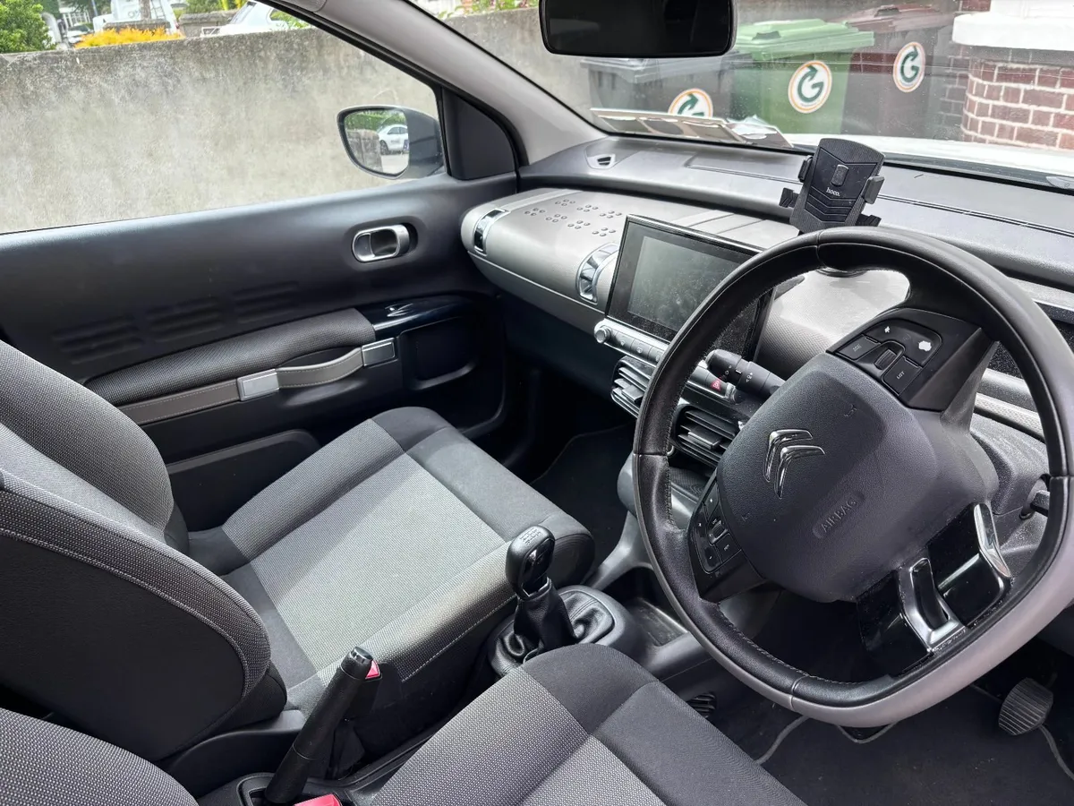 2016 Citroën C4 Cactus Blue HDI 100 Feel 4DR - Image 4