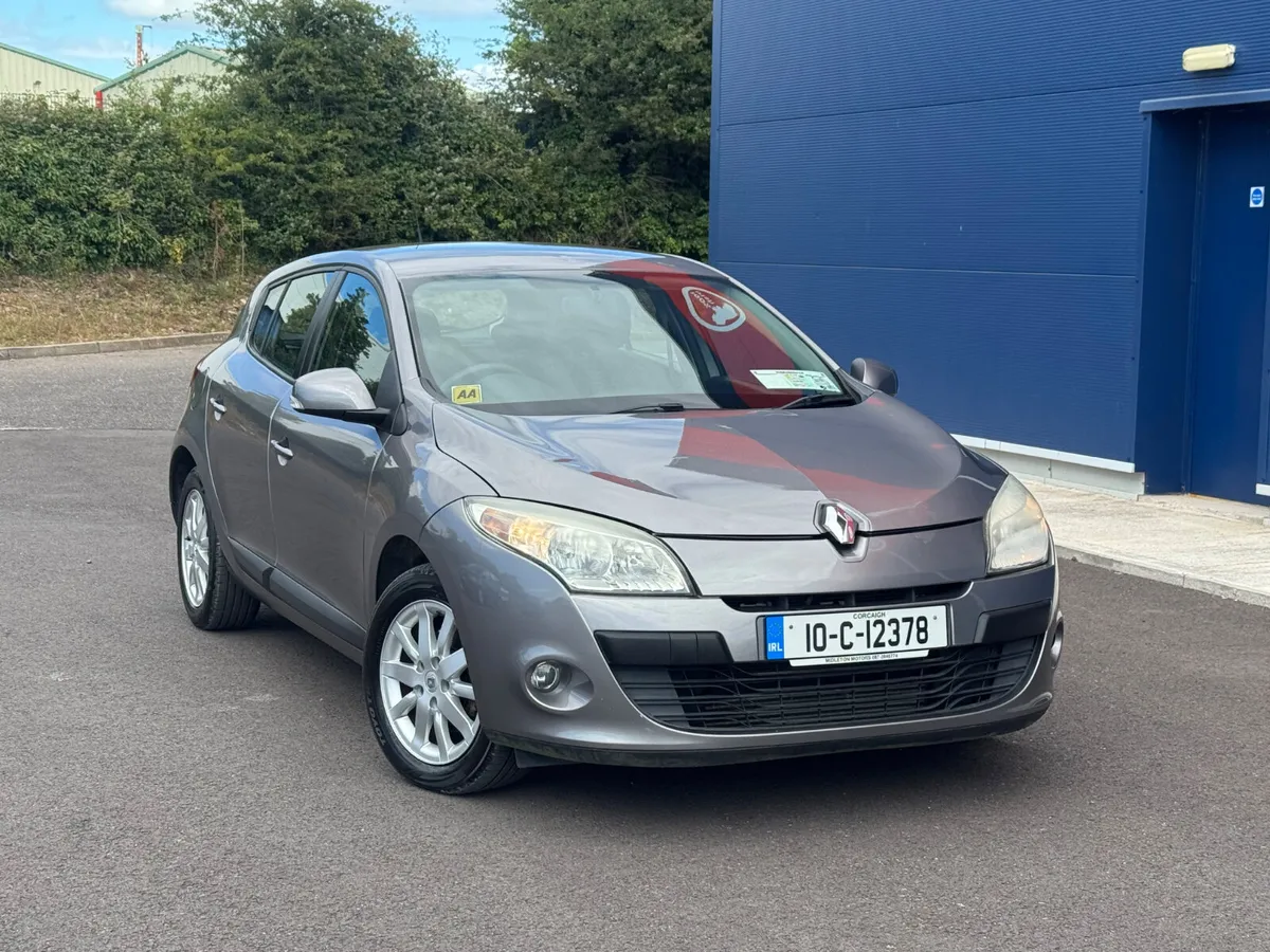 Renault Megane 2010 Tiny mileage - Image 1